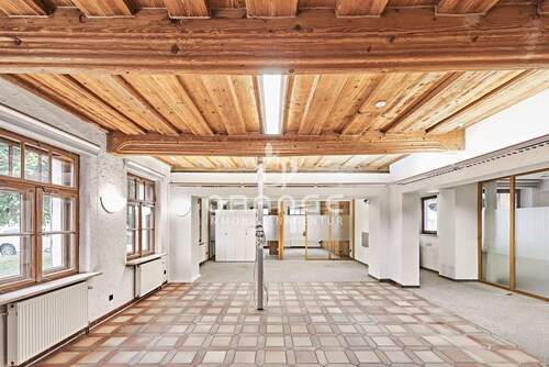 Der Hauptbereich vom Eingang aus - 