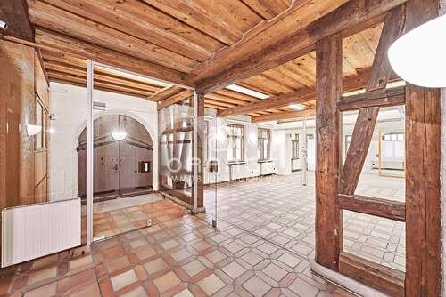 Blick vom hinteren Teil der Immobilie Richtung Windfang und Eingang - 