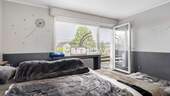 1. OG Schlafzimmer 1 - 
