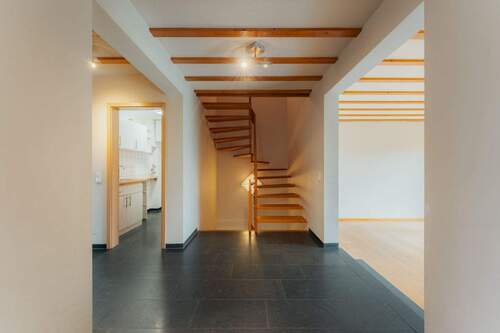 Flur EG - Doppelhaushälfte mit 121,80 m&sup2; in Aachen zum Kaufen