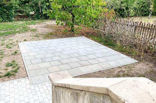 Terrasse im eigenen Garten - 