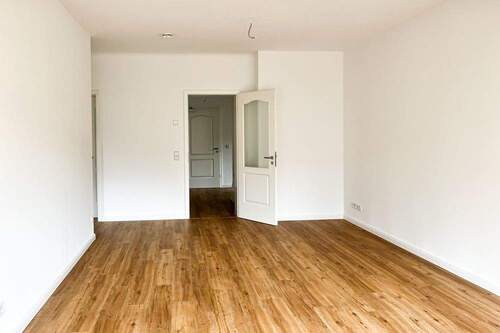 Hochwertige Aussattung mit Design- Vinylboden - 