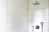 Große ebenerdige Dusche - 