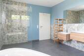 Badezimmer OG - 6 Zimmer Einfamilienhaus zum Kaufen in Springe