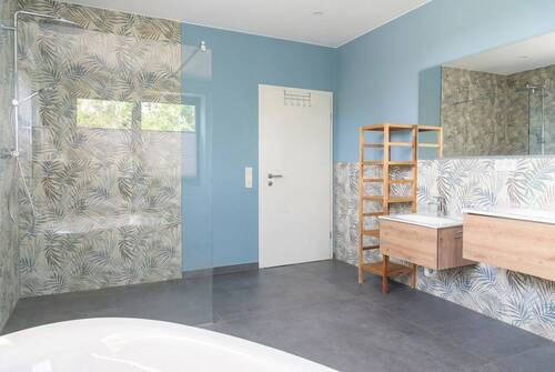 Badezimmer OG - 6 Zimmer Einfamilienhaus zum Kaufen in Springe
