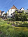 Haus mit Teich - 