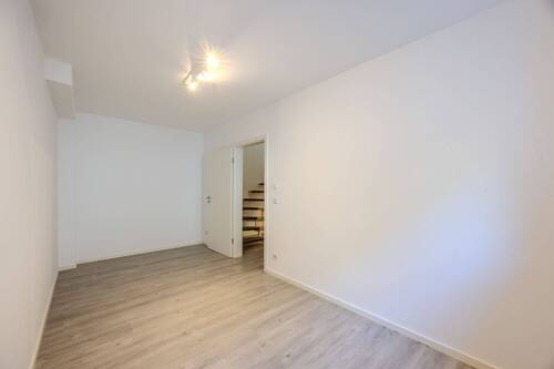 UG: Schlafzimmer 1 - 