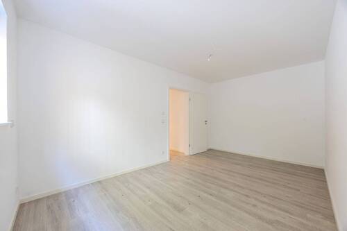 UG: Schlafzimmer 2 - 
