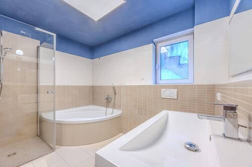 UG: Badezimmer - 