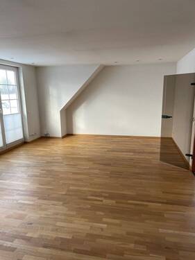 Wohnzimmer rechte Seite - 