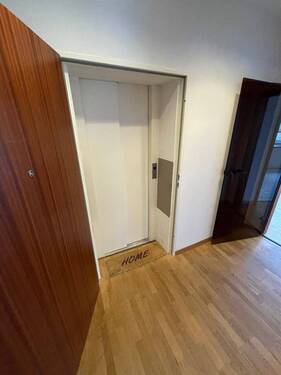 Aufzug direkt in die Whg. - Etagenwohnung mit 160,00 m&sup2; in Norderstedt zur Miete