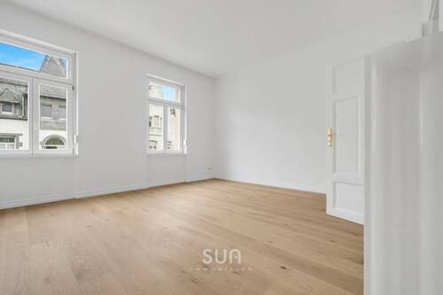 LUXUS PUR - 
