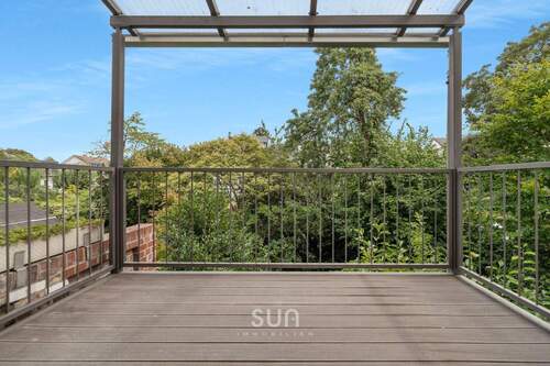GEMÜTLICHER BALKON - 