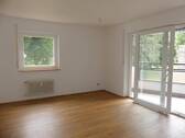 Wohnzimmer - 4-Zimmer Wohnung in Staufen - 289.000,00 EUR Kaufpreis, ca.  86,00 m² Wohnfläche