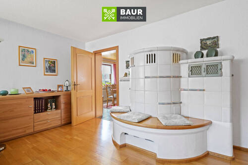 Wohnzimmer mit Kachelofen OG - 