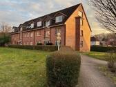 Zuwegung / Hausansicht - 2 Zimmer Etagenwohnung zur Miete in Norderstedt
