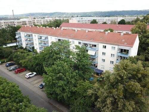 Außenansicht Rückseite - Attraktive, helle 3-Raum-Wohnung mit großem Balkon