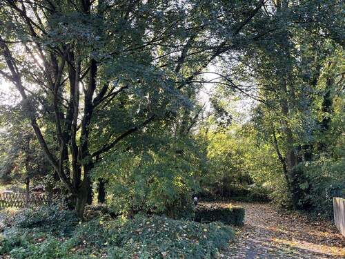 Stellplätze - Mehrfamilienhaus, Wohnhaus in Mönchengladbach zum Kaufen