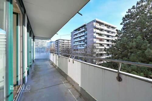 Balkon Süd Blick Ost - 