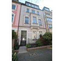 Büro - Praxisräume, DU-Duissern, Lutherstr., in einem repräsentativen Gebäude, ca. 70 m² mit Balkon im 1. OG - Duisburg