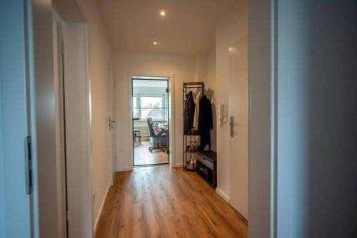 Flur - 2 Zimmer Etagenwohnung zum Kaufen in Neumarkt