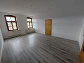 das Wohnzimmer - 3 Zimmer Etagenwohnung in Roßwein