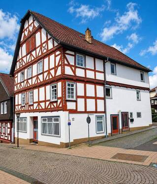 Gebäude Nikolausstraße 12.jpeg - 