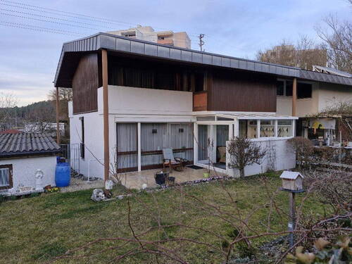 Hausansicht Südseite - Doppelhaushälfte mit Potenzial in beliebter Wohnlage von Balingen