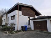 Haus Seitenansicht mit Garage - 5 Zimmer Doppelhaushälfte zum Kaufen in Balingen