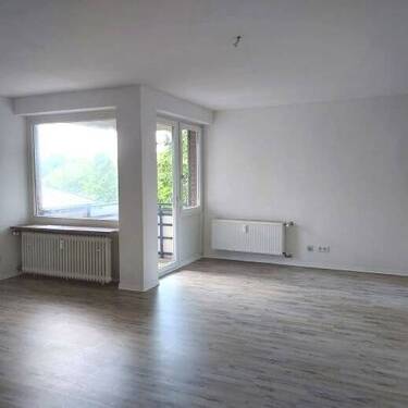 Wohnzimmer - 1,5 ZKB mit Balkon in der Gaußstraße 11 a, 2.OG mit Fahrstuhl