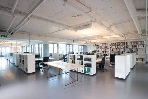 Schreibtischplätze 1 - Modern ausgestattete Arbeitsplätze zur Untervermietung - All-in-Miete