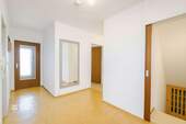 Diele - 3 Zimmer Etagenwohnung zum Kaufen in Vaterstetten
