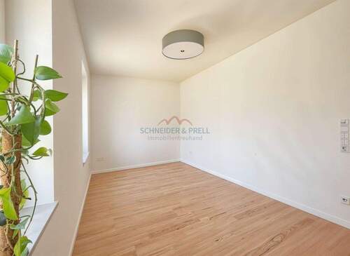 Vorschau- Zimmer klein leer - 