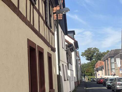 Blick zum Damm - 8 Zimmer Einfamilienhaus zum Kaufen in Offenbach