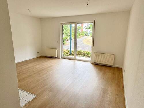 Wohn-/Ess-/Schlafbereich - 1 Zimmer Etagenwohnung zum Kaufen in Dresden