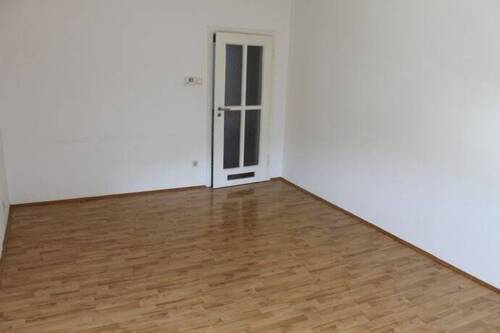 Wohnzimmer Ansicht 1/2 - Etagenwohnung mit 62,00 m&sup2; in Duisburg zum Kaufen