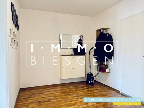 Flur mit Abstellraum - 