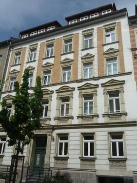 Bergstraße 14 - EF - Zentrale Lage mit Balkon, EBK und Stellplatz