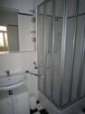Bad mit Dusche - 