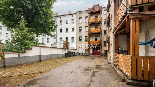 Hinterhof 2 - 