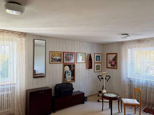 großzügiges Zimmer im Einliegerbereich - 