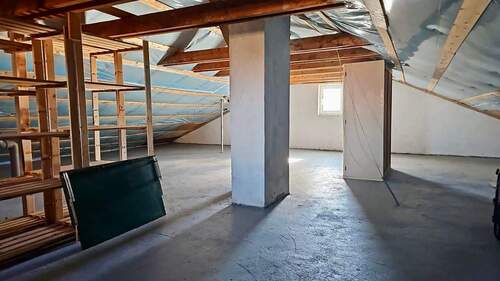 Dachboden - als großzügige Staufläche nutzbar - 