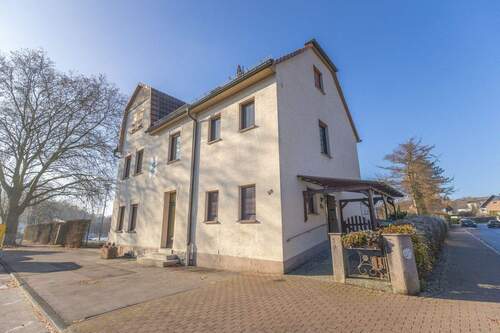 Haus & Gartenansicht - Mehrfamilienhaus, Wohnhaus in Hemer