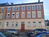 Hausansicht - Erstbezug nach Renovierung - 2-Raum-Wohnung im Hochparterre