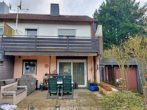 Rückseite mit Terrasse und Balkon - 3 Zimmer Reihenendhaus zum Kaufen in Neumünster