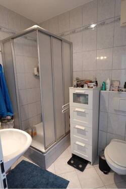 Badezimmer 1.OG rechts - 