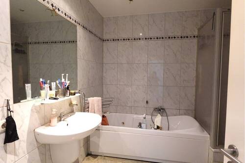 Badezimmer 2.OG links - 