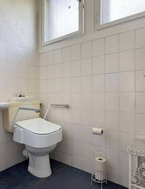separate Toilette - 
