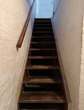Treppe in den Keller - 
