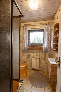 Gäste-WC mit Dusche EG - 